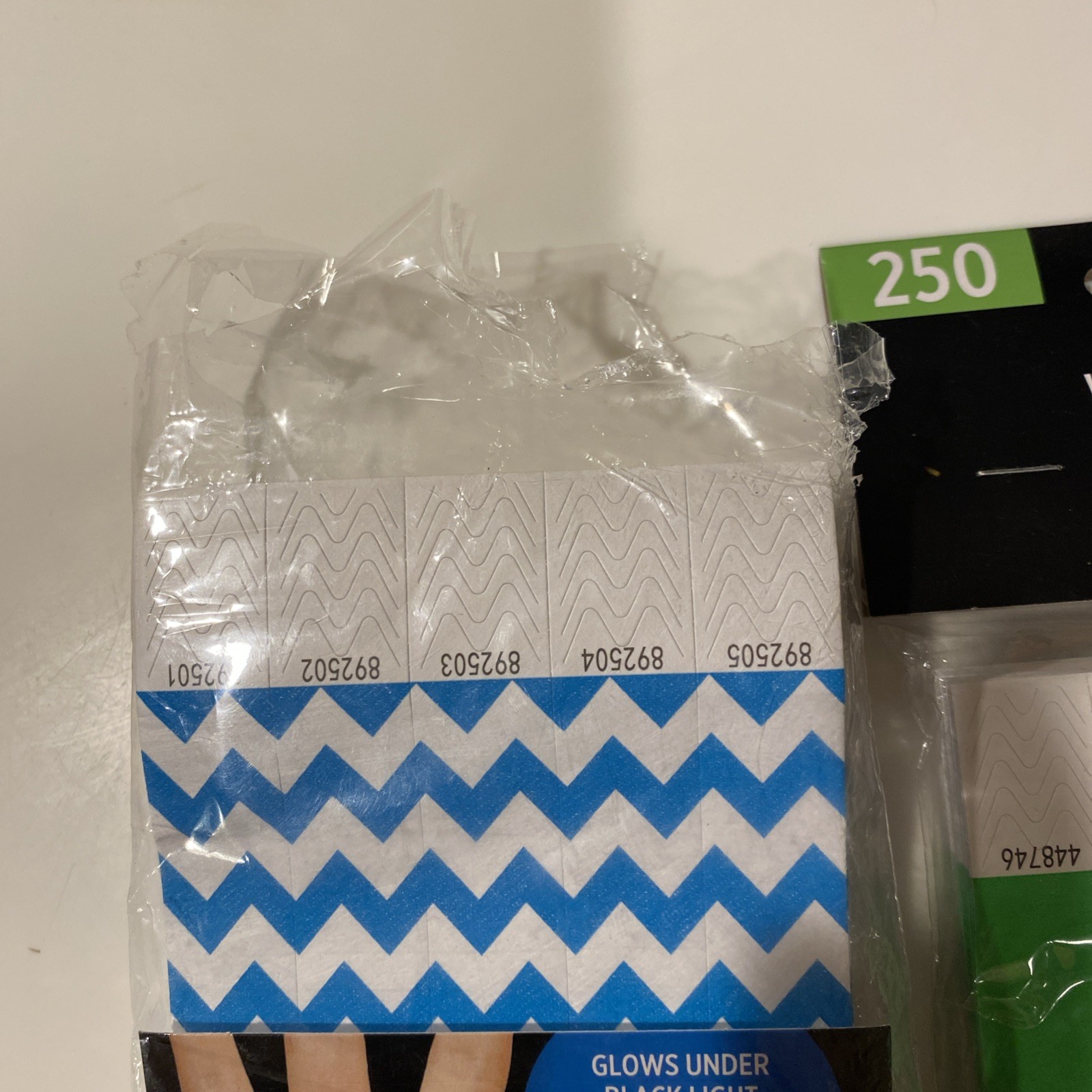 Amscan Tyvek Wristbands 2300 Count Assorted Colors Solid & Chevron Numbered New