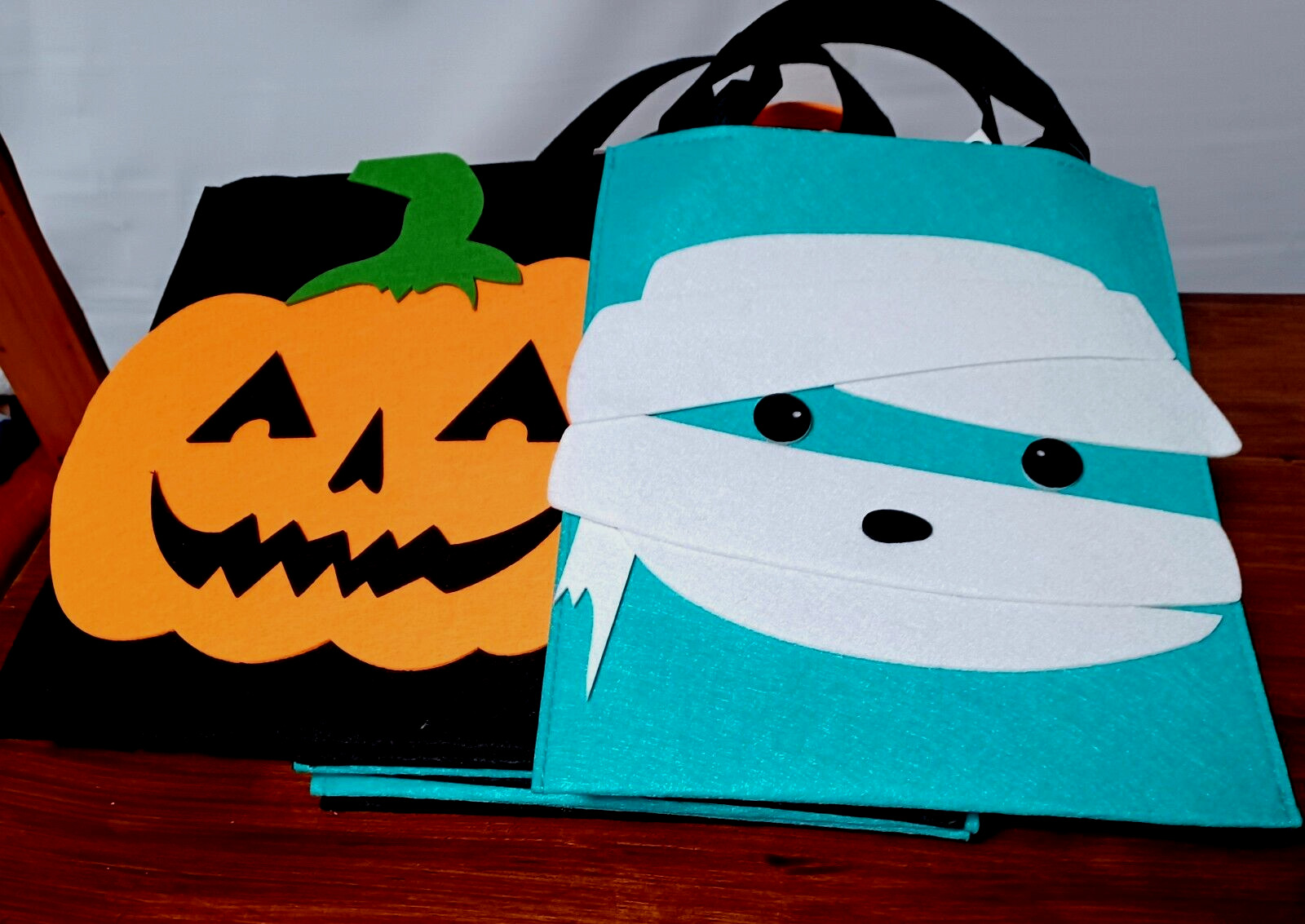 Halloween Trick or Treat Bags Felt Jack o Lantern Mummy Decoration Lot Of 10