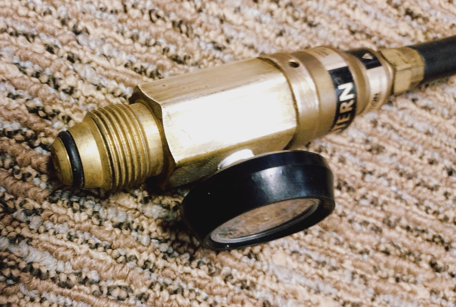 Western Enterprises Economy Helium Balloon Regulator Inflator Model R125
