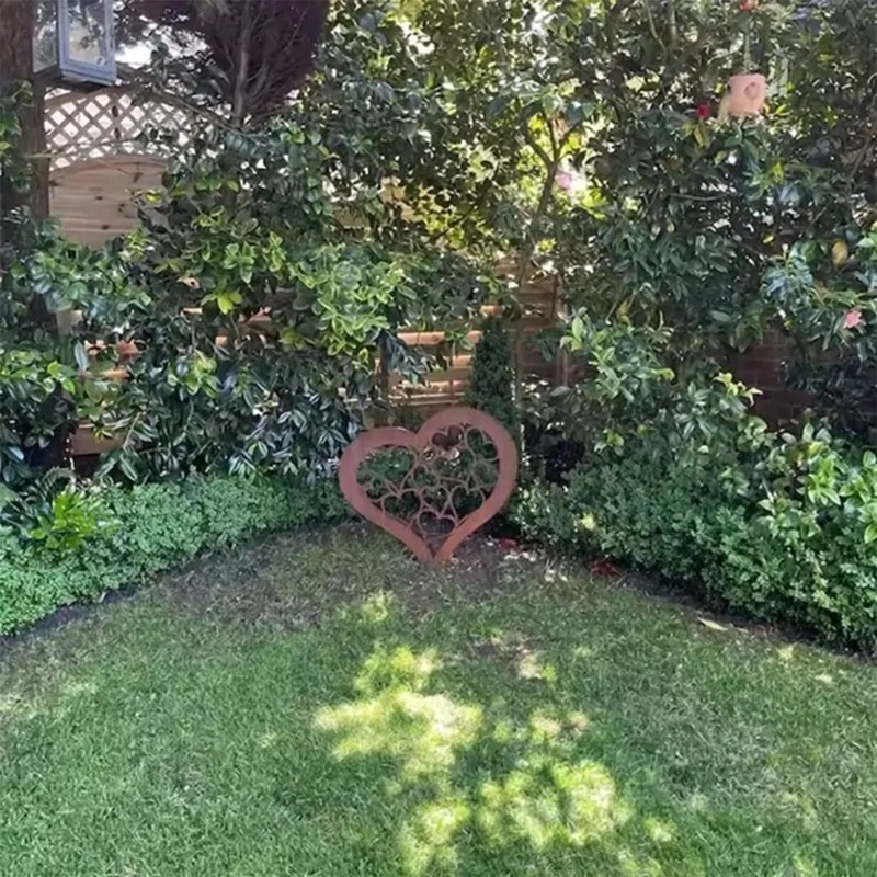 Rusty Stake Heart Plant for Indoor and Outdoor Figurines Heart Sculpture