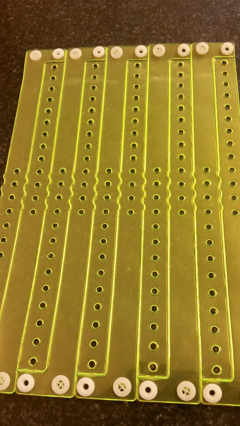 500 3/4″ NEON YELLOW EDGE GLOW PLASTIC WRISTBANDS ,VINYL WRISTBANDS,