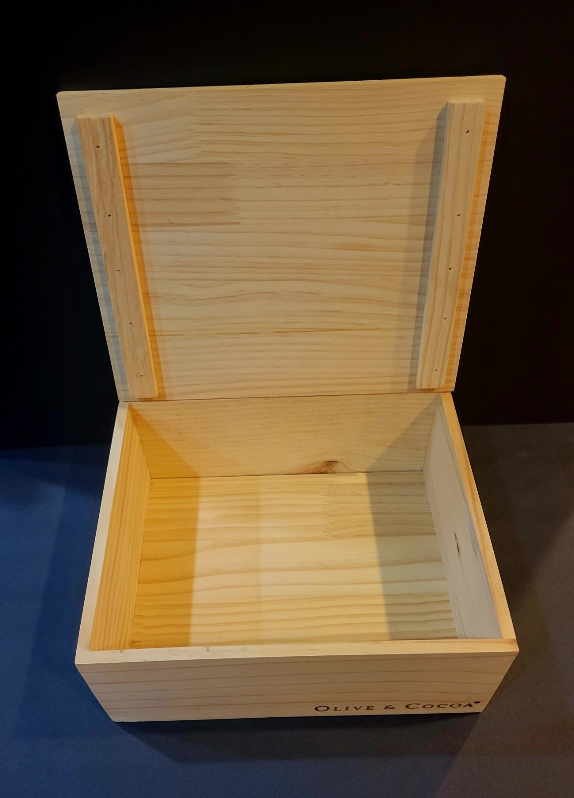 Olive & Cocoa wood box 12″ x 10″ x 5.25″