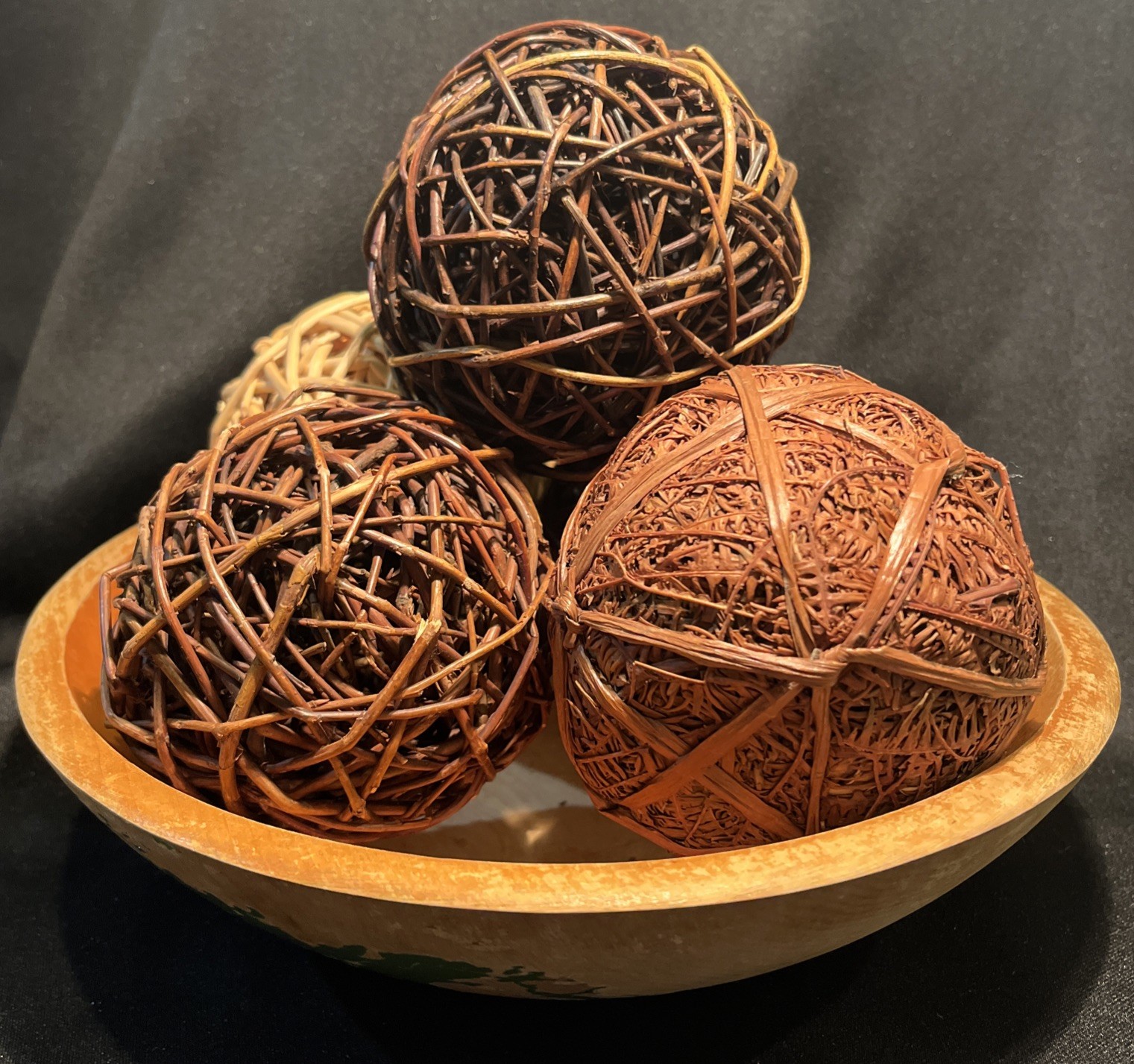 VTG Wooden Bowl with Set of 5 Natural Woven Twig Balls Home Decoration Decor