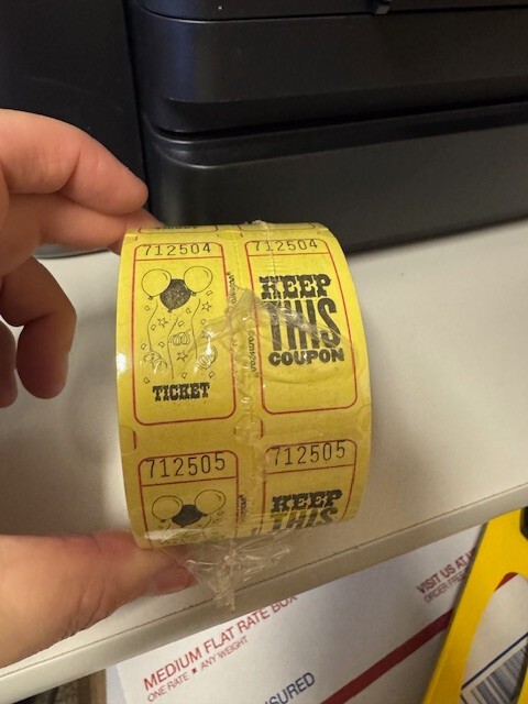 Easy-Tear Perforations Yellow Ticket Roll -500 Tickets Party Supply Favors