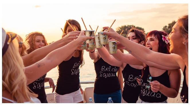Team Bride Bachelorette Party Cups in Metallic Gold, 15 Count