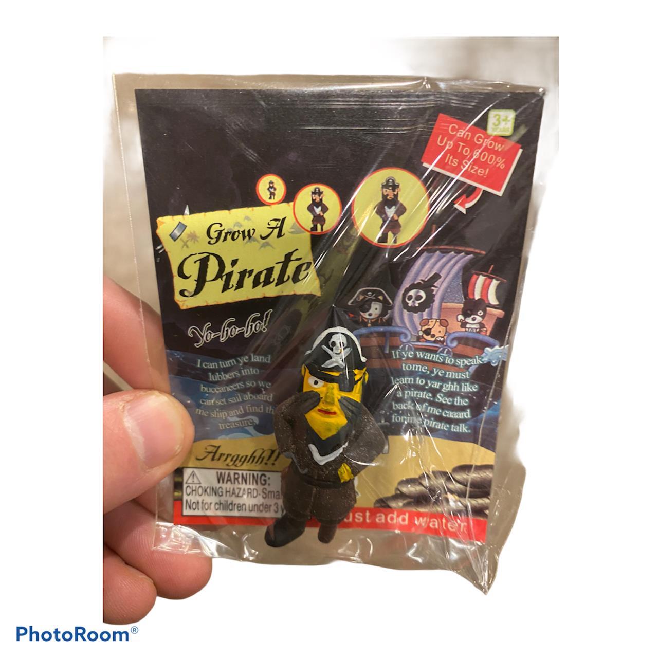 PIRATE Cute Peg Leg Man – Grows 600% Larger in Water! – Kids Toy Novelty