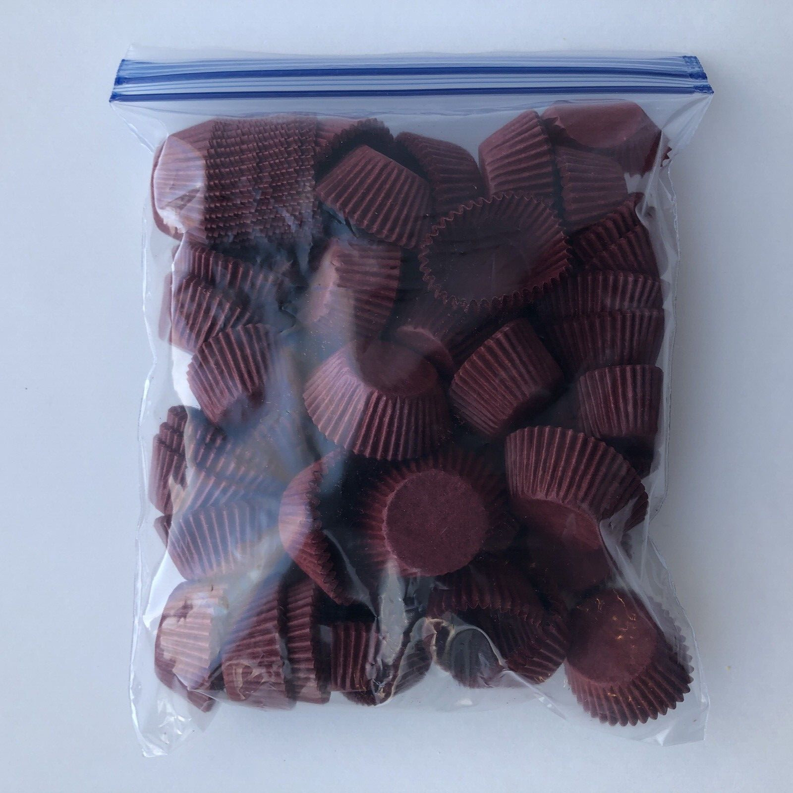 #4 Red Paper Candy Cups ~950 Pack 1″x5/8″ Candy Making Supplies Open Box