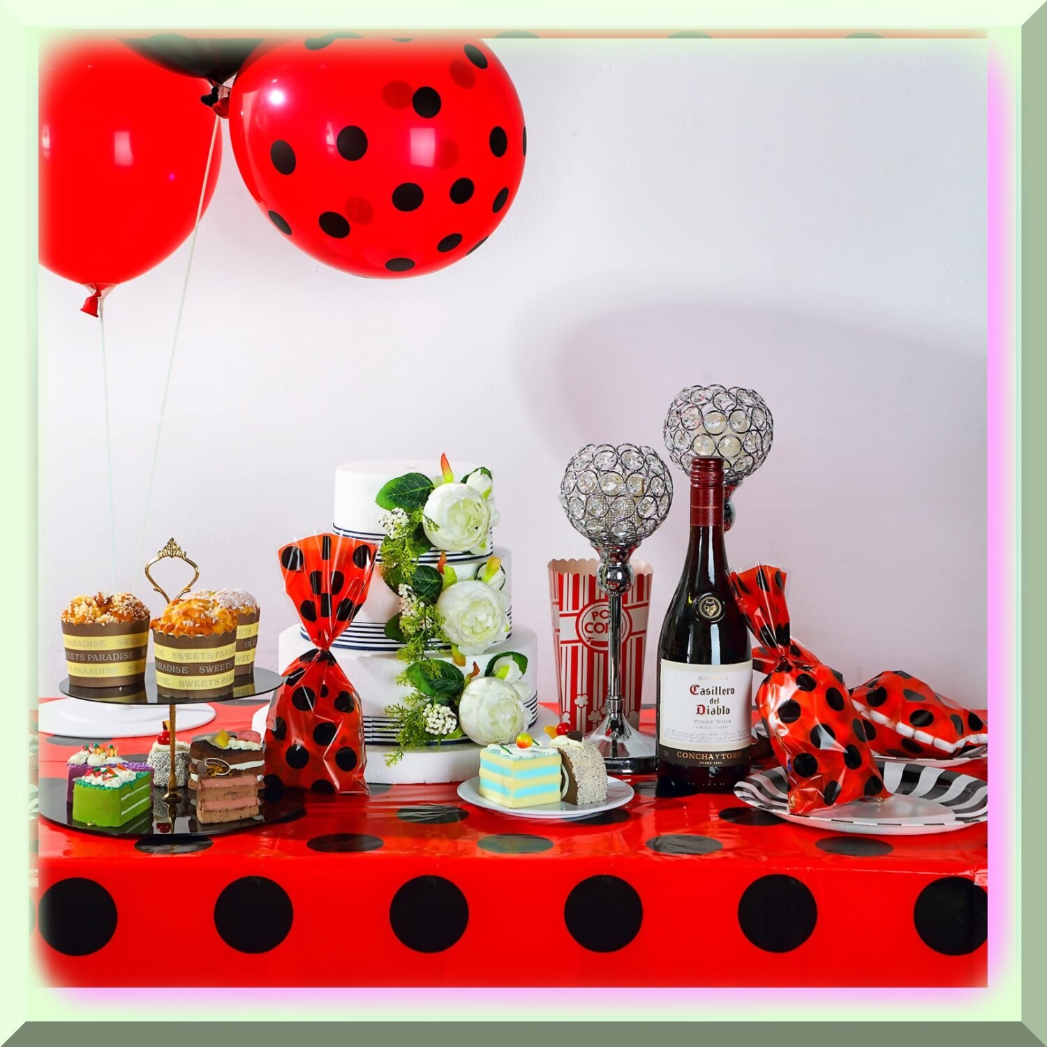 Ladybug Party Supplies Set with Favor Bags Tablecloth Balloons