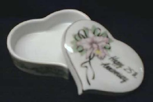 25th ANNIVERSARY NEW HEART BOX