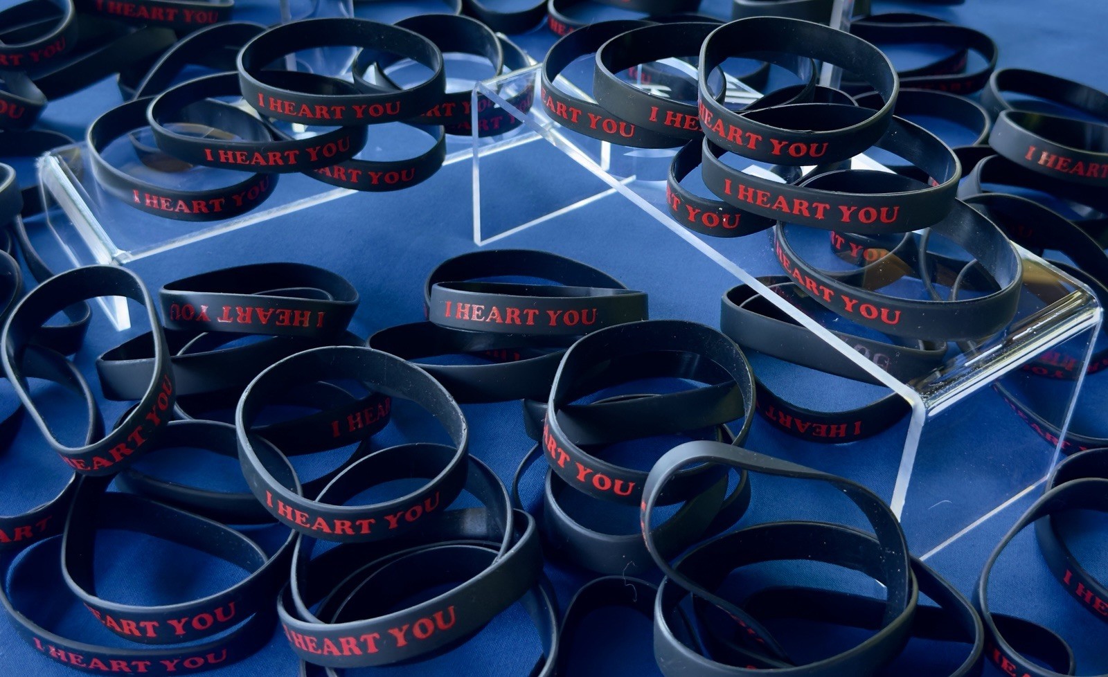 100 Black Silicone Heart Love Wristbands Bulk Fundraiser Party Favors Bracelets