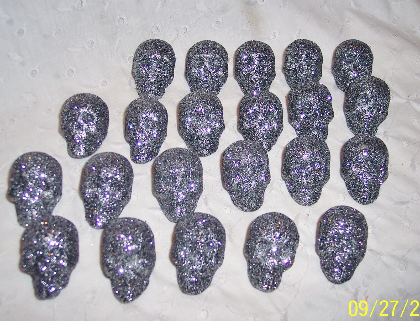 SKULLS SMALL SPARKLING 22 PCS. STIR DRING STICKS:6 PCS. CRAFTS DECOR: U-CHOOSE