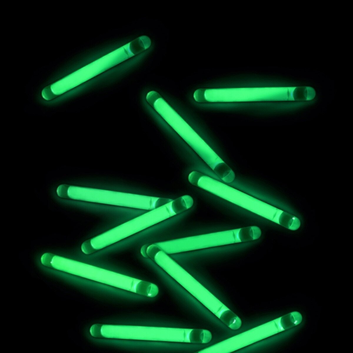 GiftExpress 100 Pcs Small Green Glow Sticks/Mini Small,