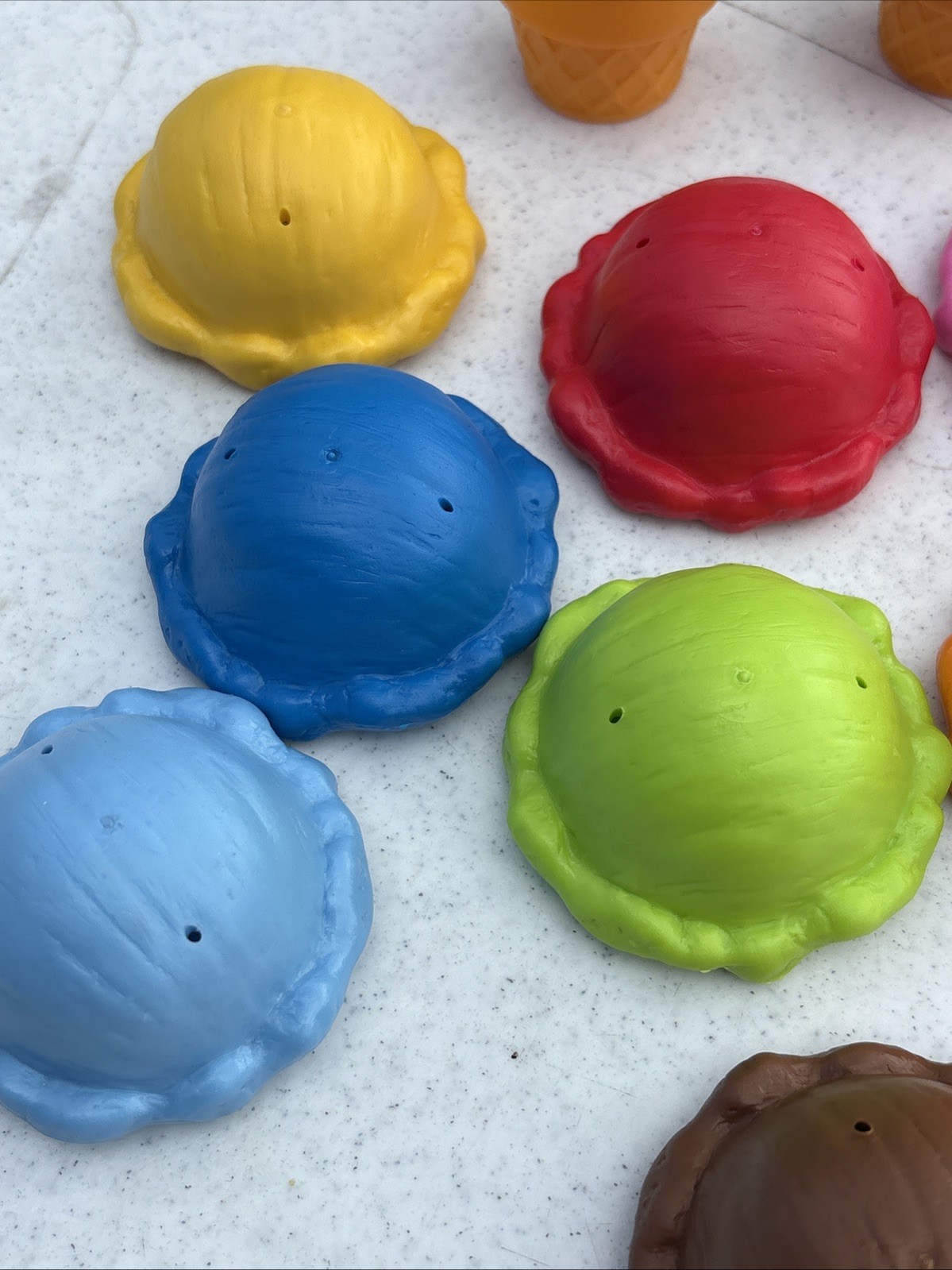 Fun Express Colorful Ice Cream Cones Plastic 12 PC Multicolor