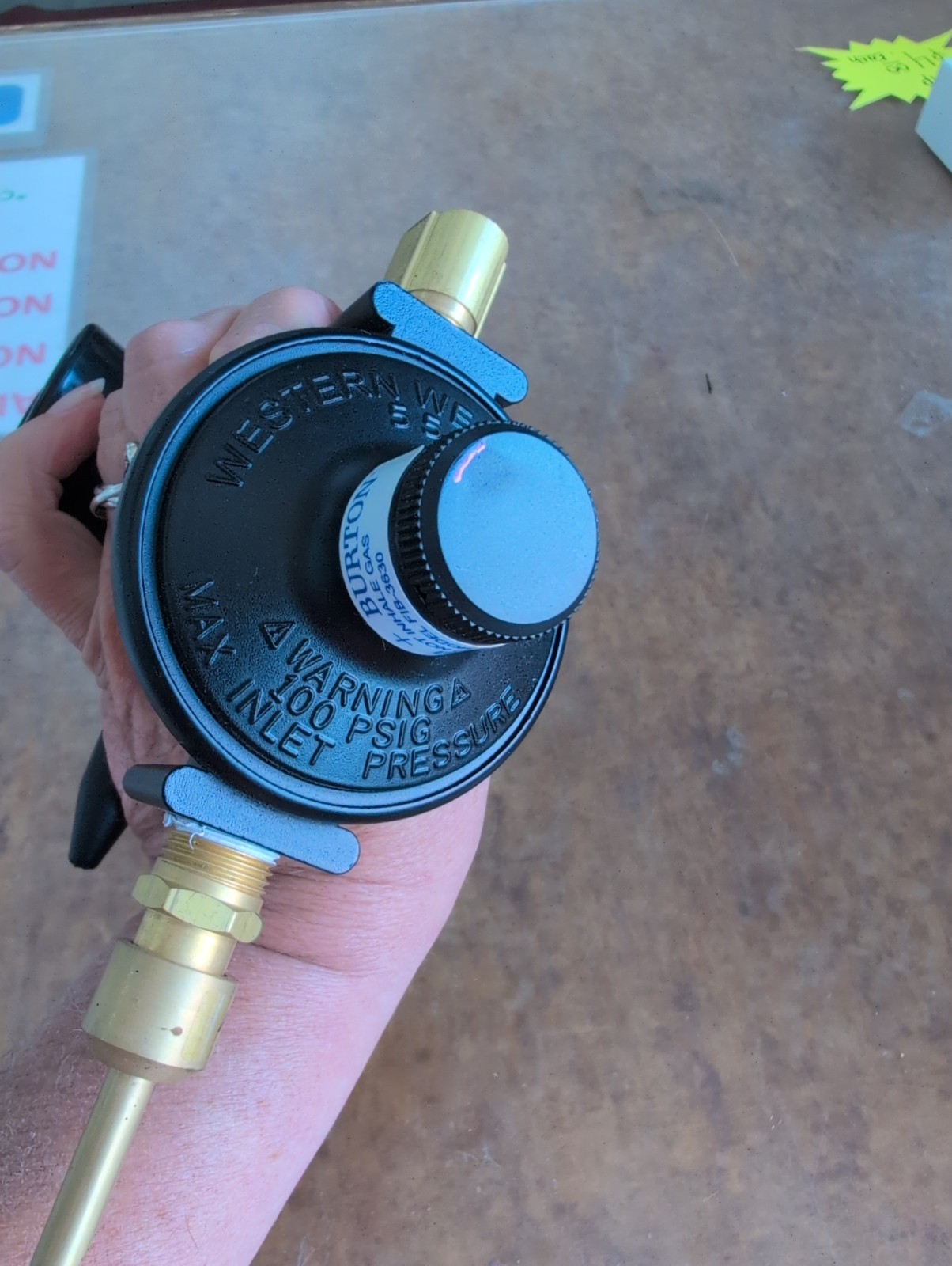 BURTON Model FIB-3630 2-Way Helium Balloon Inflator Regulator