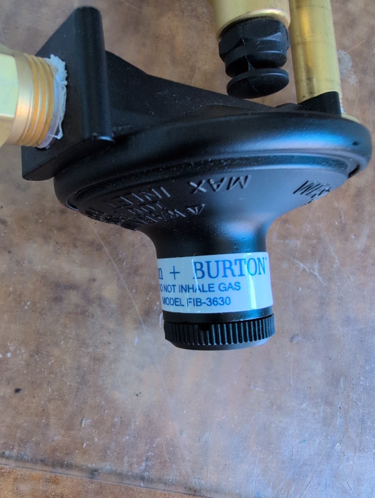 BURTON Model FIB-3630 2-Way Helium Balloon Inflator Regulator