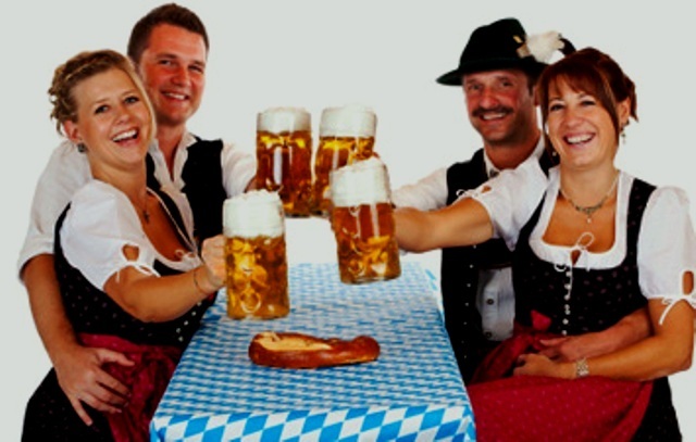 OKTOBERFEST! BAVARIAN BLUE DIAMOND PLASTIC BANQUET ROLL TABLECOVER 100′ X 40″