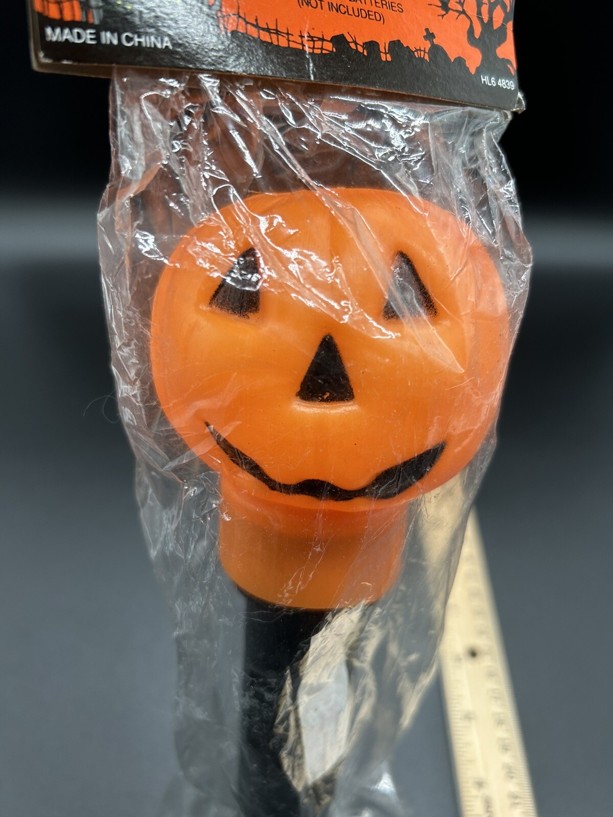 Vintage Happy Halloween 9″ Jack O Lantern Lite-Up Stick Trick or Treating Light!
