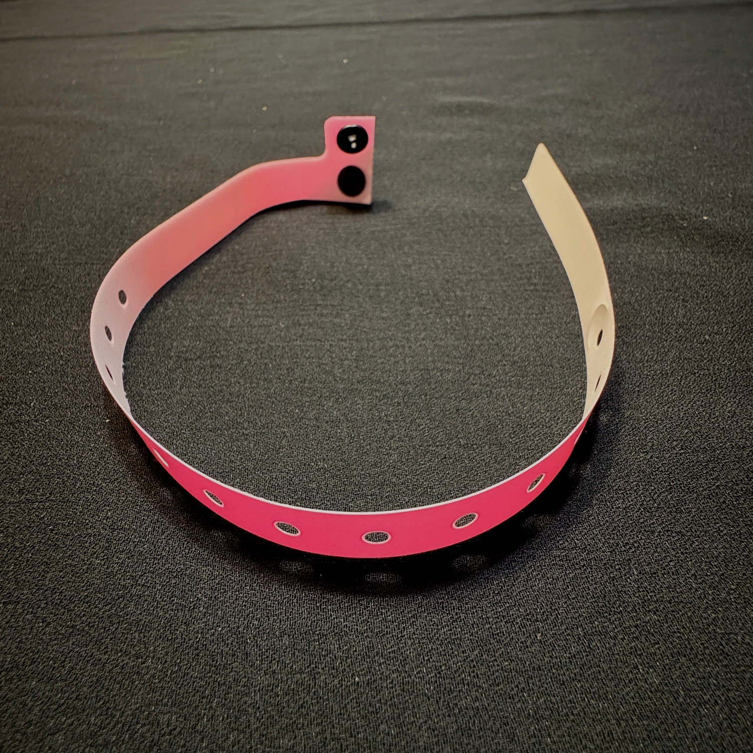Lot of 400+ 1/2″ Plastic Wristbands Armbands for Events HOT PINK