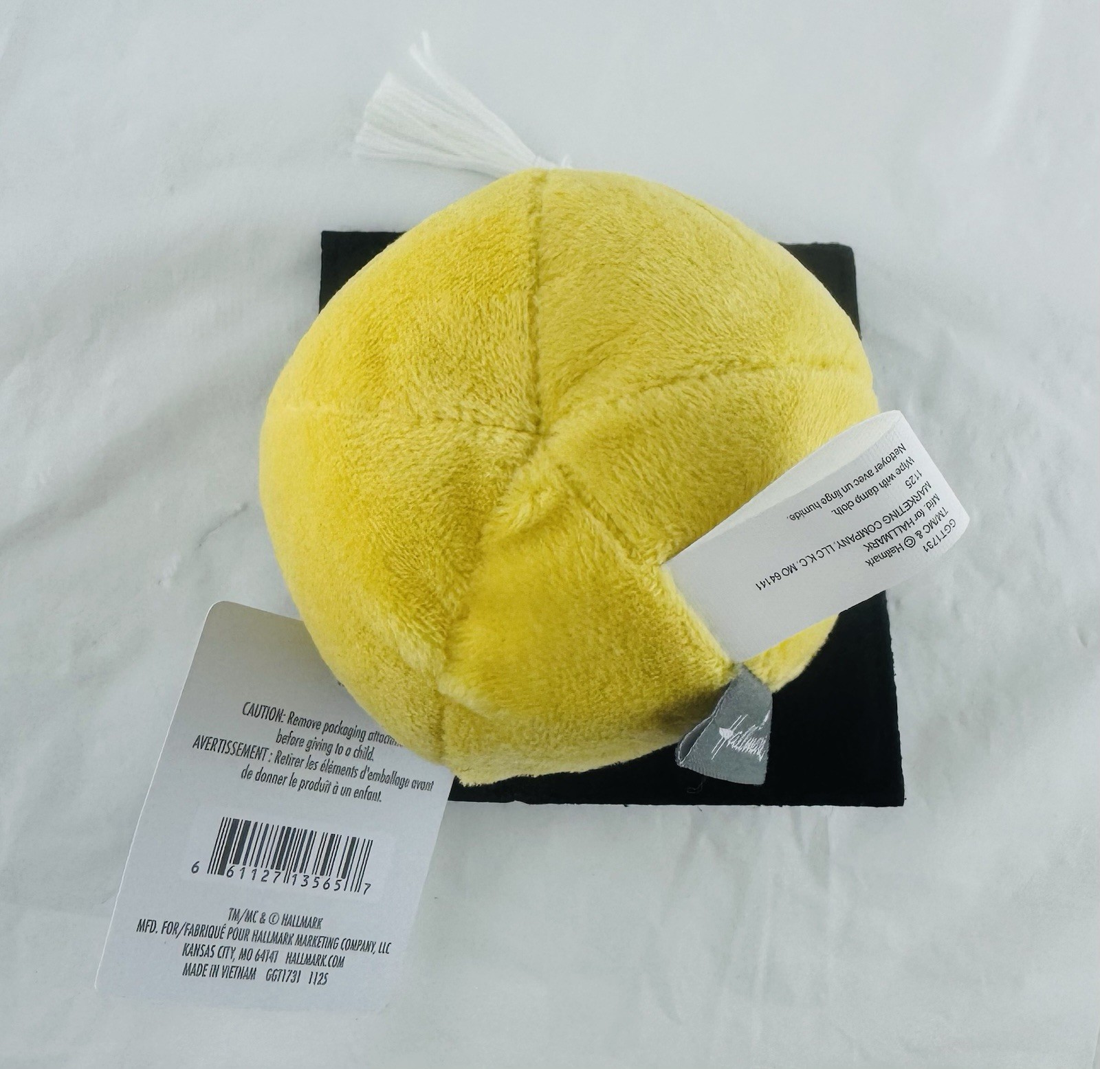Hallmark Graduation 3″ Smiling Emoji Plush with Gift Card or Money Holder