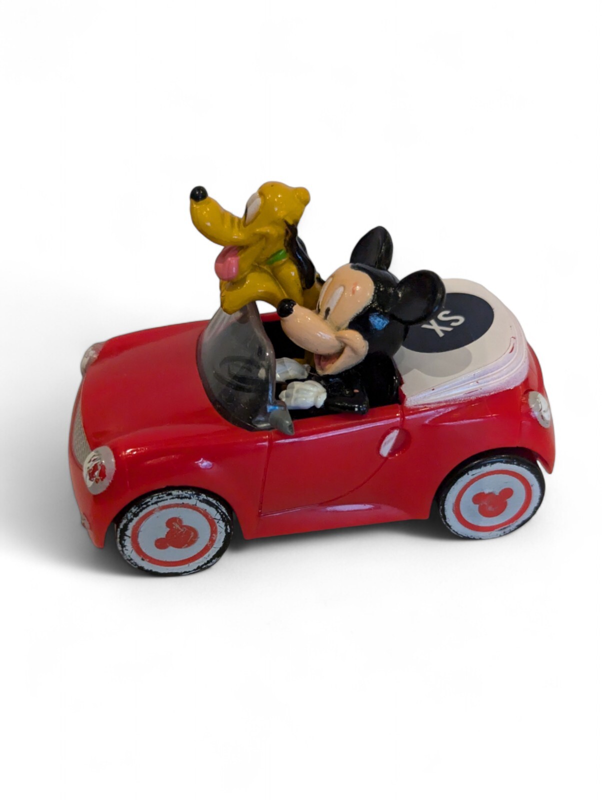 DecoPac Disney’s Mickey Mouse and Pluto in Rolling Red Car, 3 1/4″ L