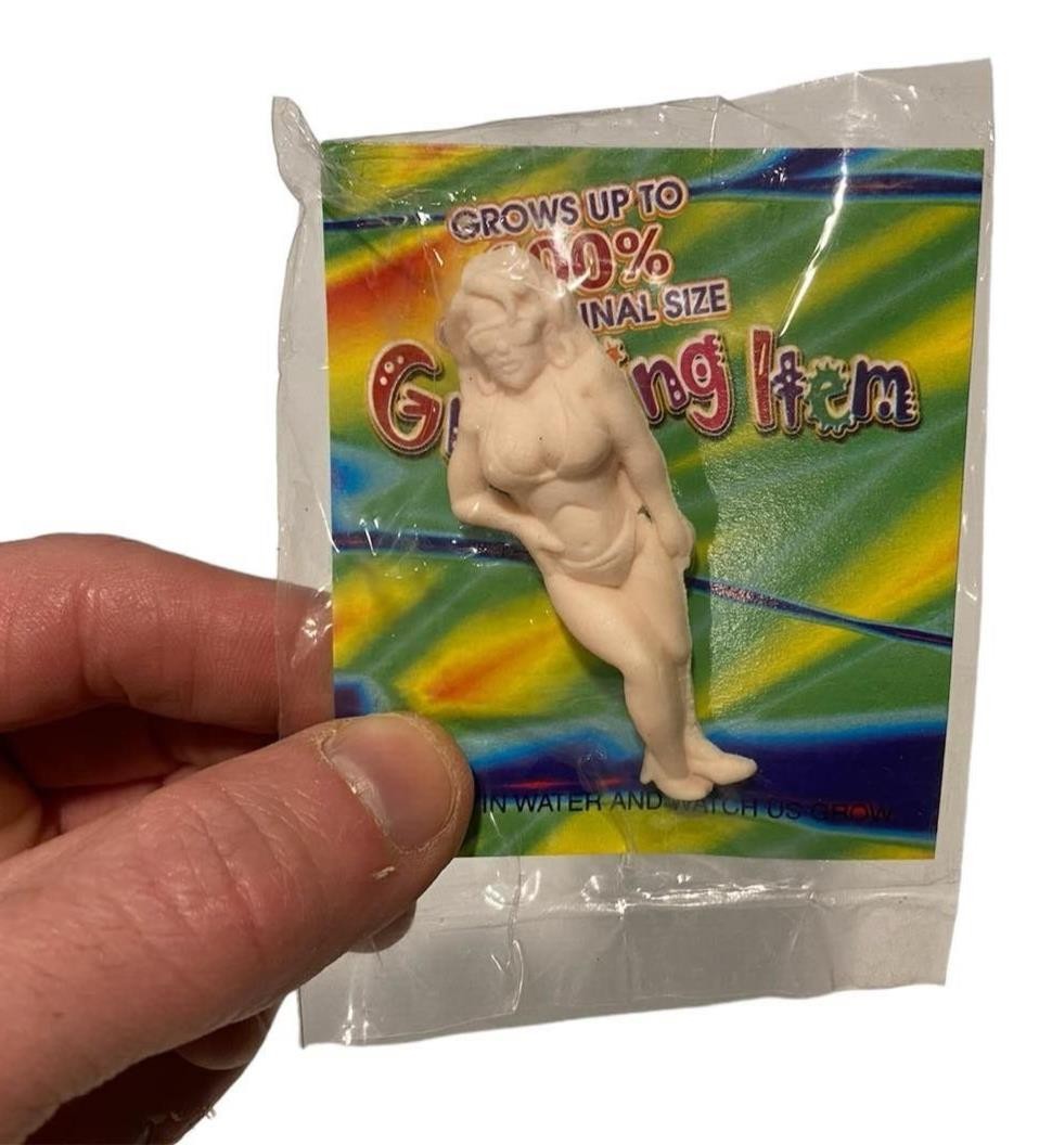 Set of 2 Girlfriend-Wife-Female-Girl-Woman – Grows 600% size in Water! Gag Joke