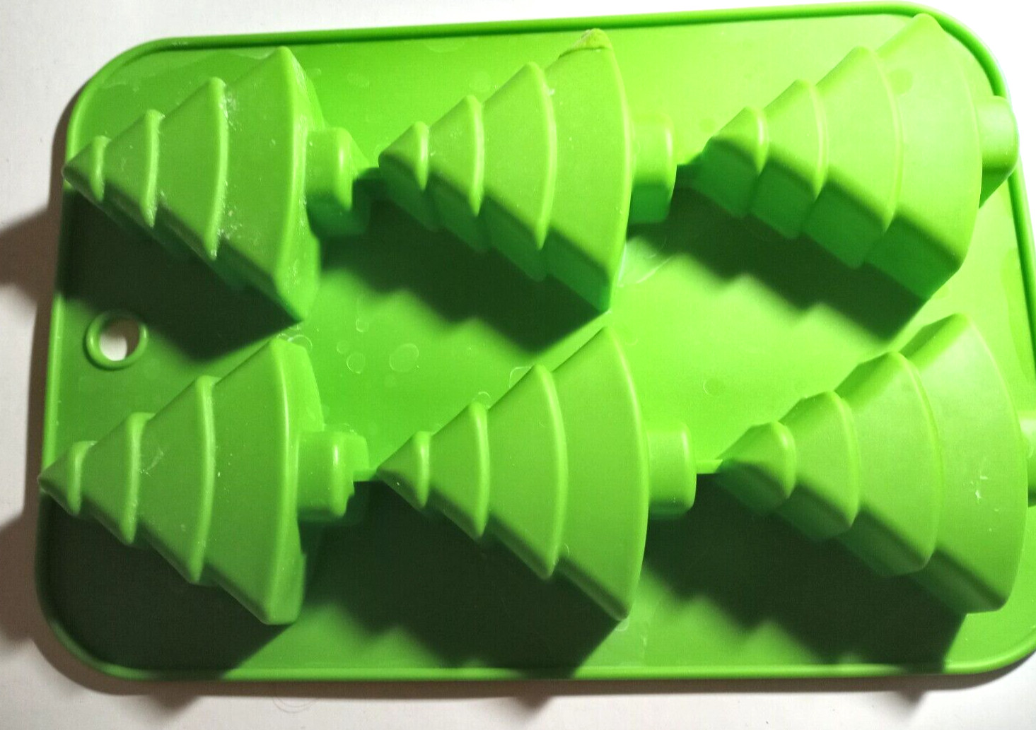 Preowned Silicone Christmas Tree Cupcake Mold 9″ x 6 x 1 & 1/4 “