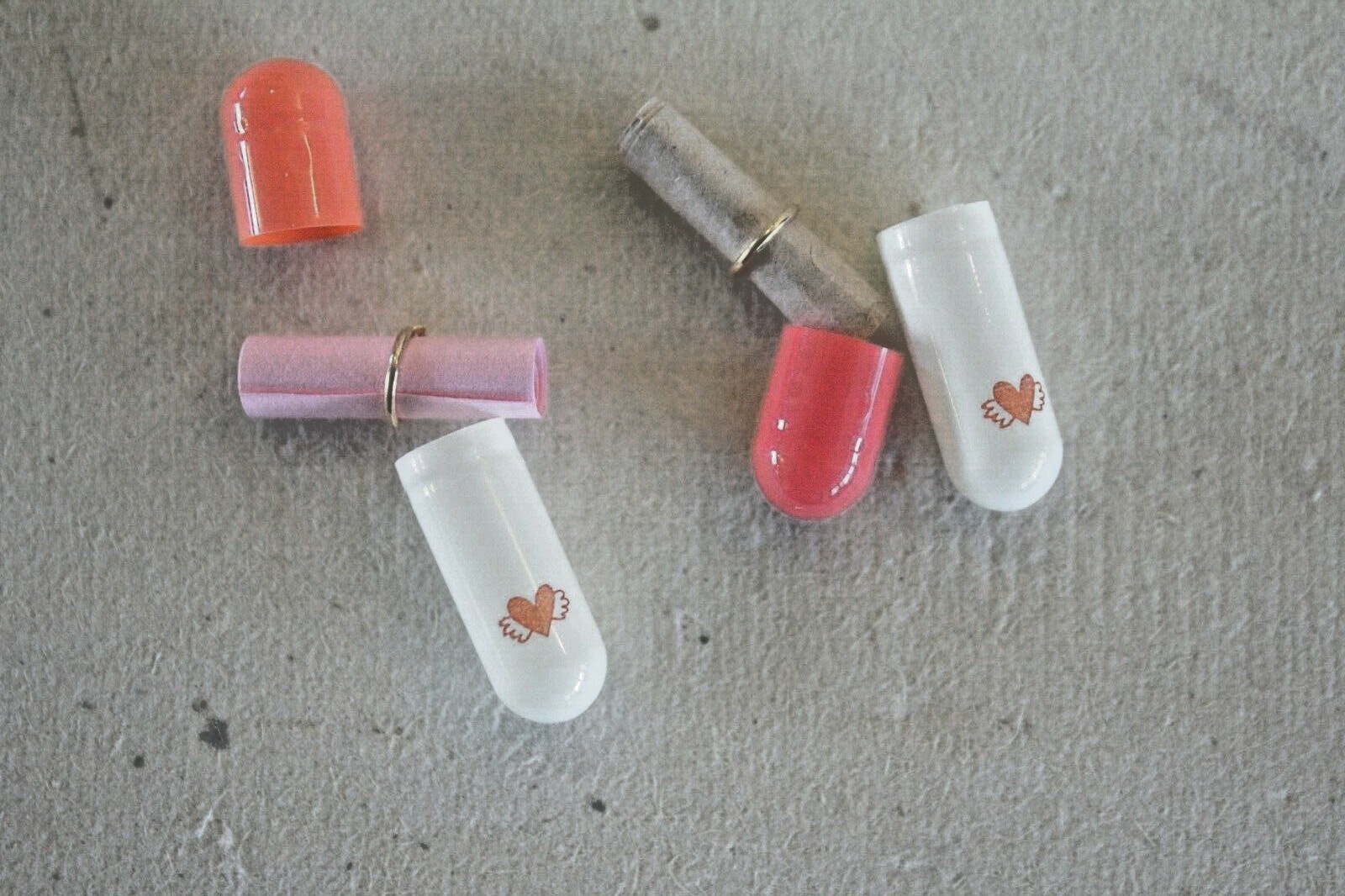10pcs Message in a Bottle Pill Love Note Capsule Birthday Wedding Valentine Gift