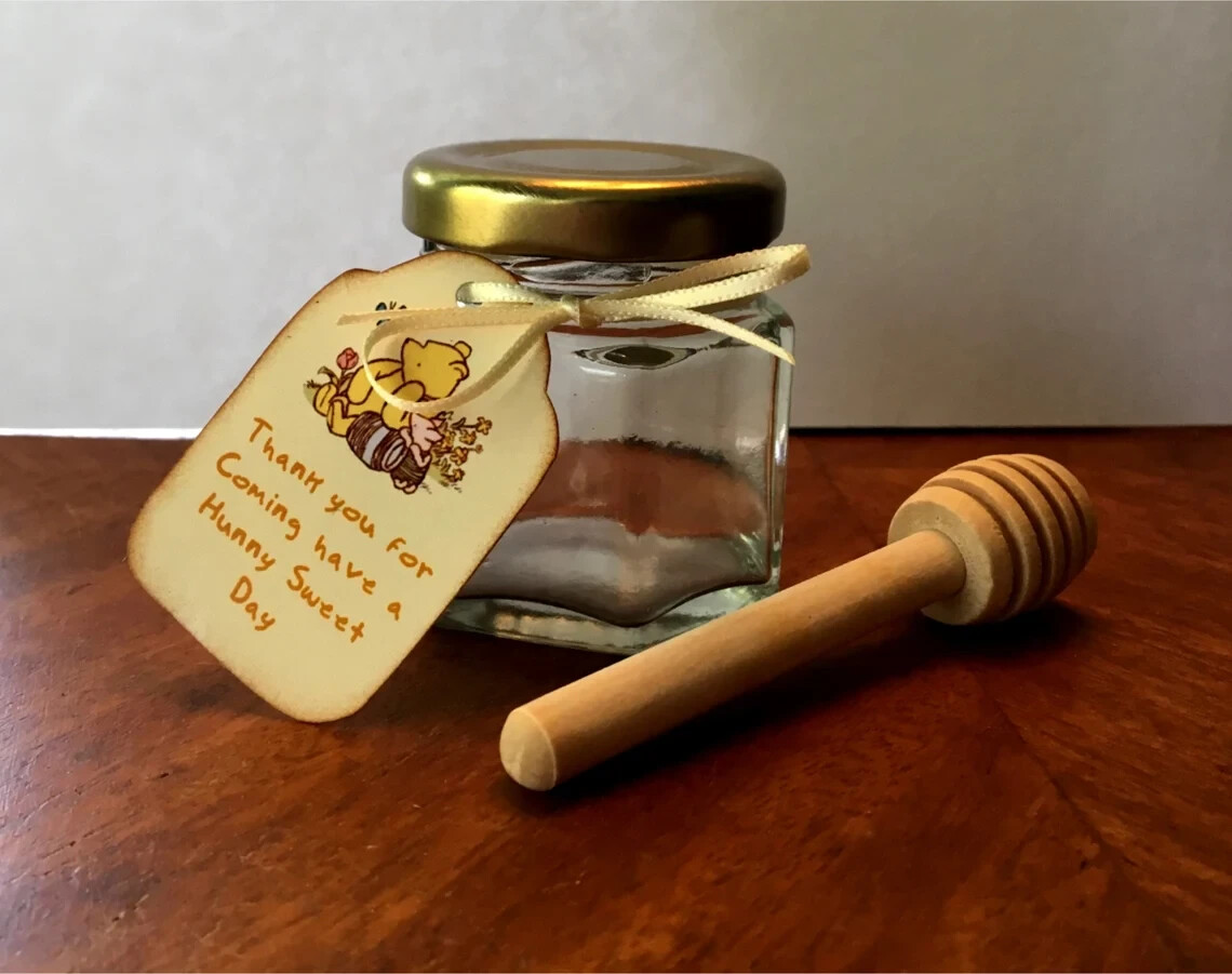 WINNIE THE POOH PARTY TAG SILK RIBBON AND HONEY DIPPER