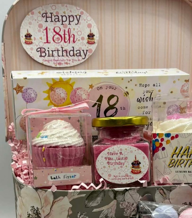 Ladies 18th BIRTHDAY Present Gift Box Scented Candles Bath Bombs Pamper Hamper