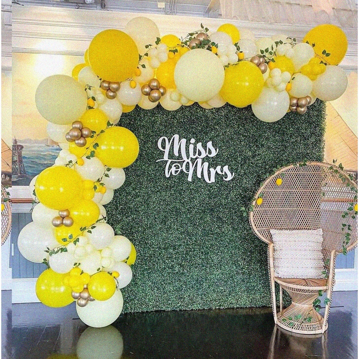 Honeybee Balloon Garland Kit