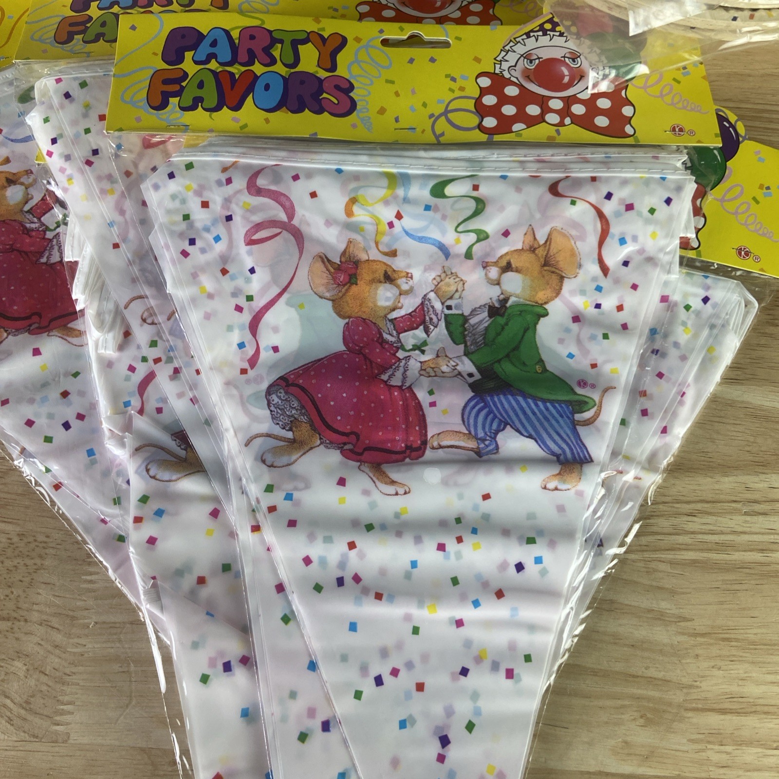 Vintage Party Favors Easter Plates 7” Round 20 Packs Of 6 & 6 Banners