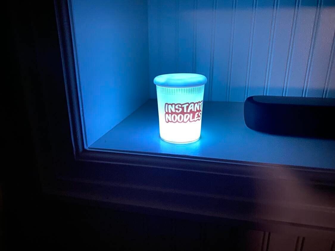Ramen Instant Noodles Cup – Portable Light Up Lamp Night Light Office Desk Toy