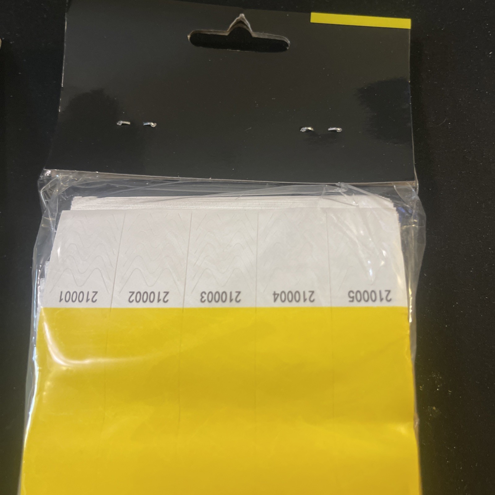 Amscan Tyvek Wristbands 500 Green & 500 Yellow Solid 1000 Total Numbered Glows