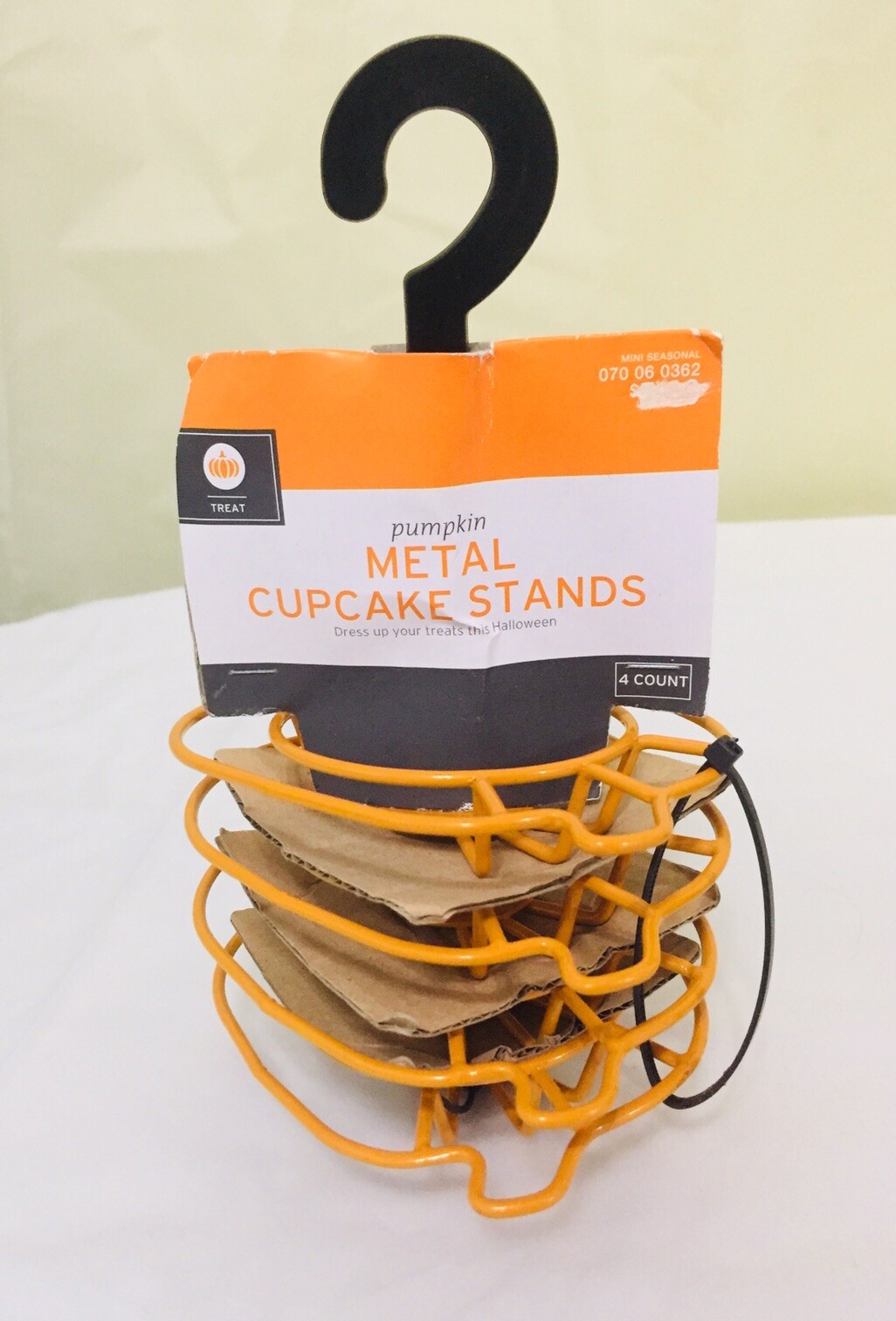 8 Pumpkin Shaped Cupcake Stands Orange Metal Thanksgiving or Halloween 2 Sets 4
