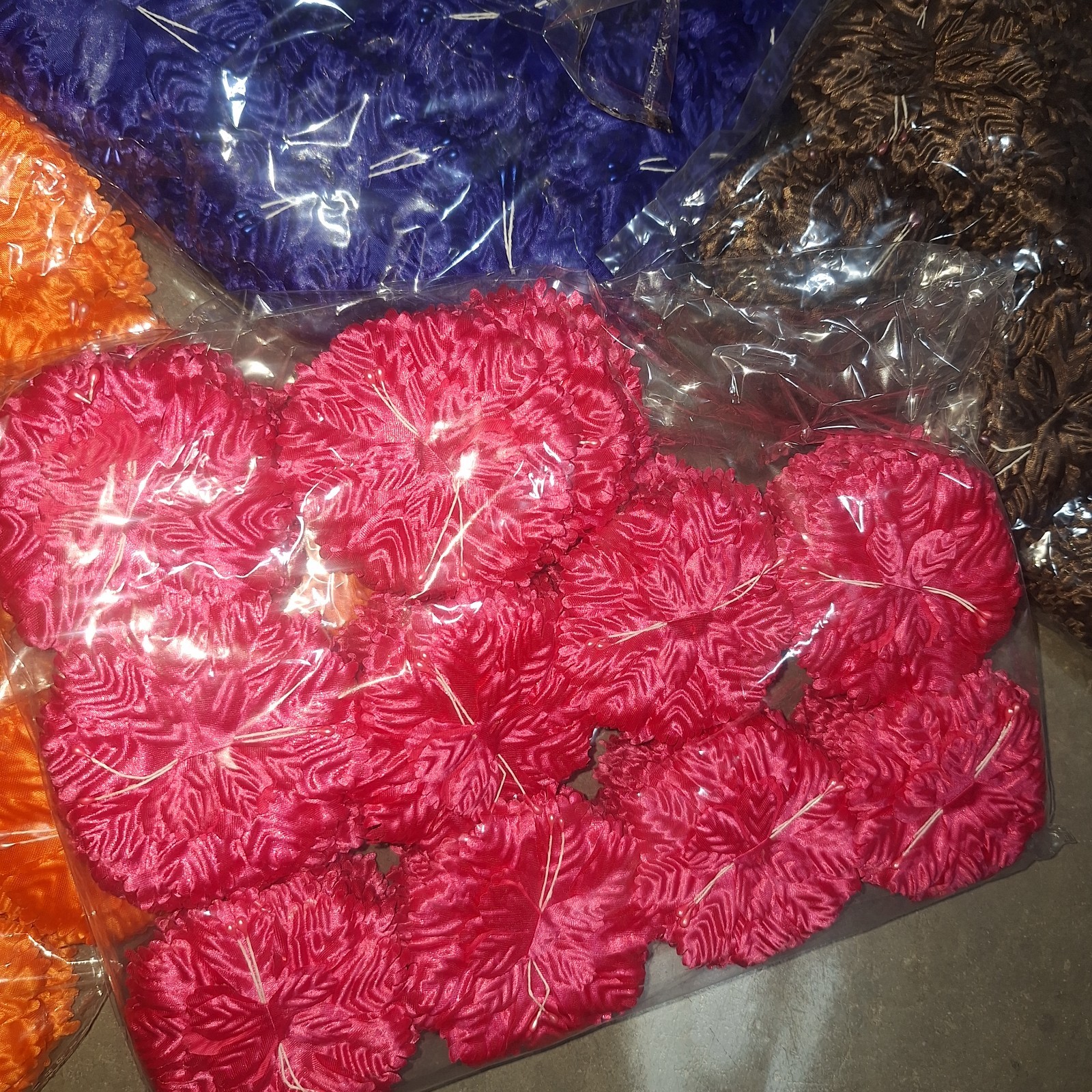 Capia Flowers Flat Carnation Capia Base for Corsages Bulk Wholesale 100 Pieces
