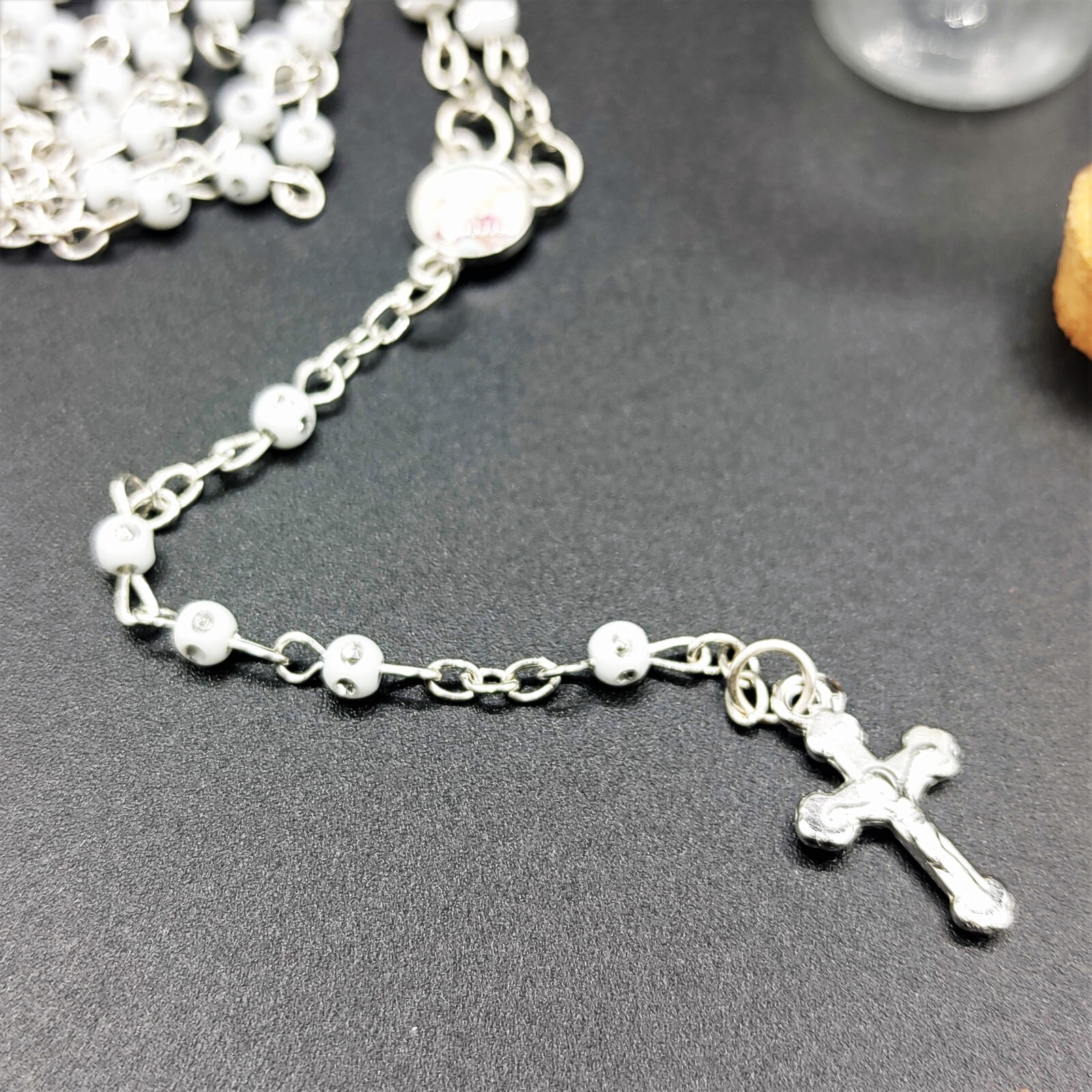 US 4/12pcs White Bead Rosary Necklace in Wishing Bottle w Organza Bag Christian