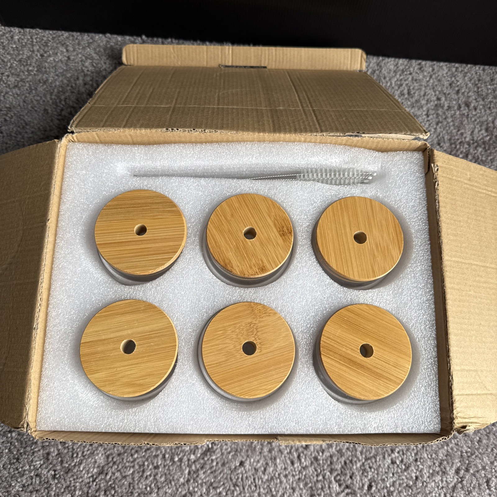 New Set of 6 Bride & Bridesmaid Glass Cups & Straws w/ Wooden Lids Team Bride