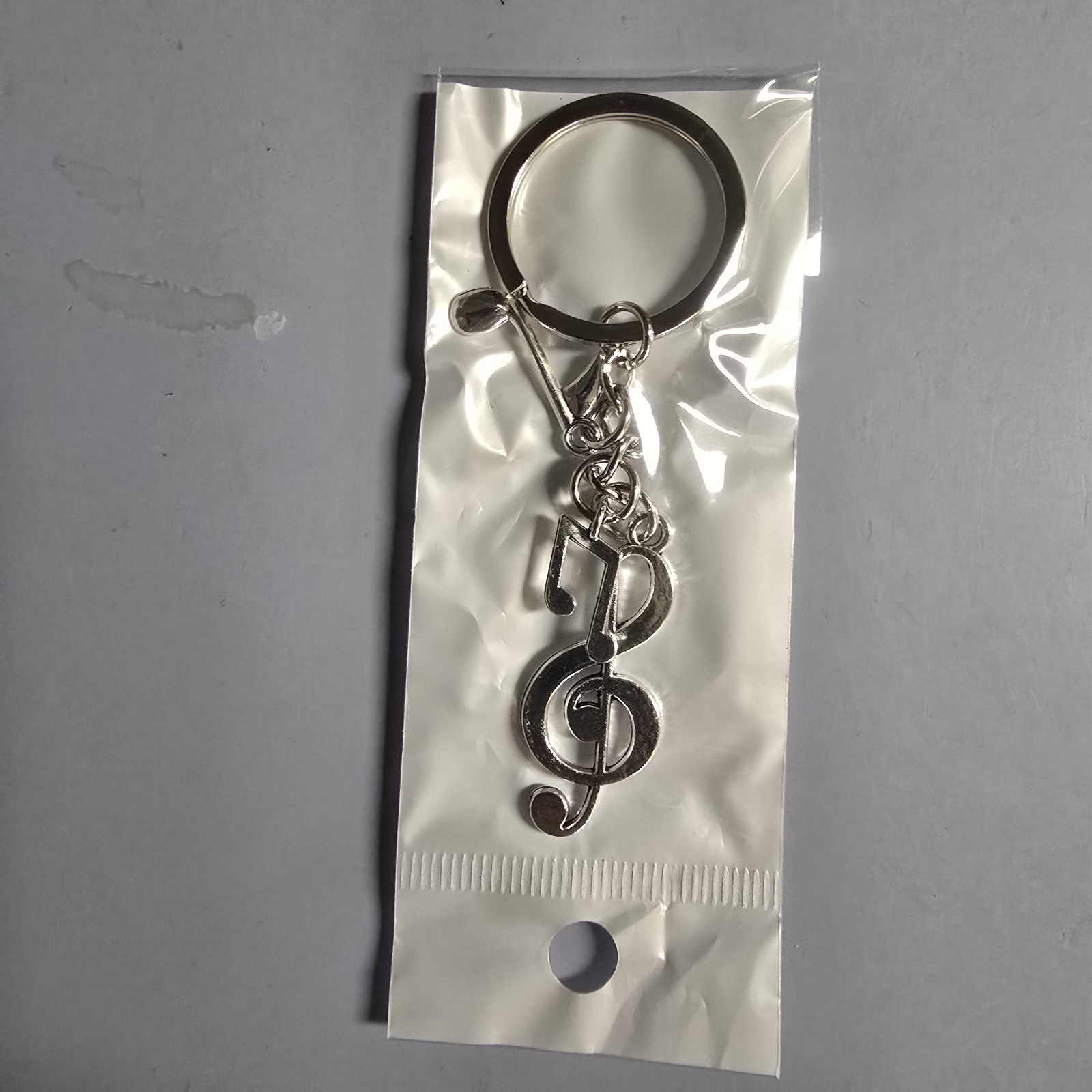Landical 30 Set Music Party Favors Bulk Note Bracelets and Keychains w/gift bags