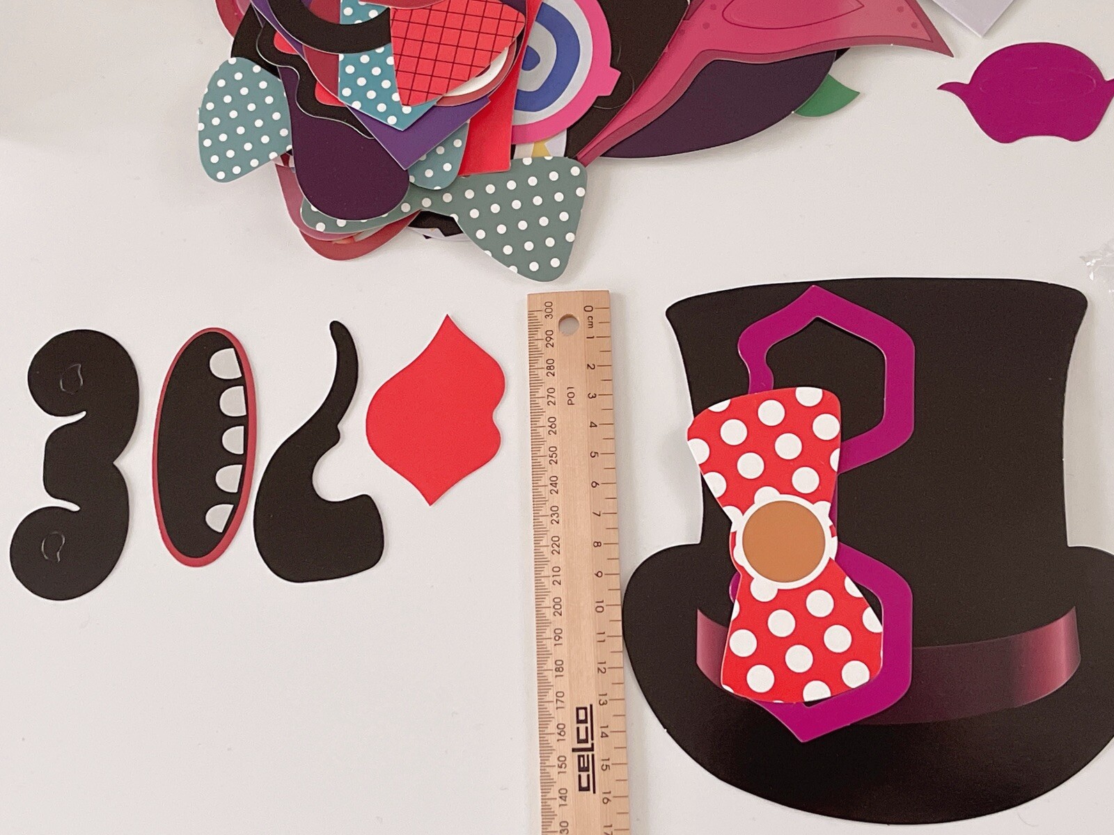 Lip Eyeglass Bow tie Hat Birthday Party beard Selfie Photo Booth Prop Game Sign