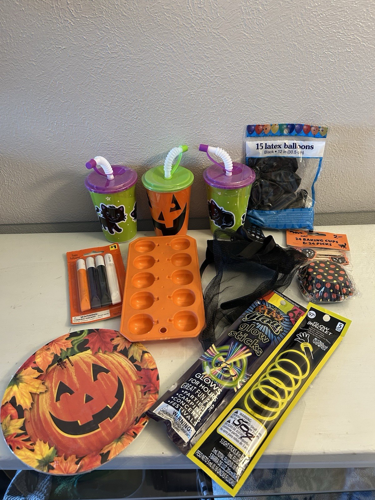 Lot Halloween Party 11 Items Kids fun, cups, plates, glow stick, headband,& more