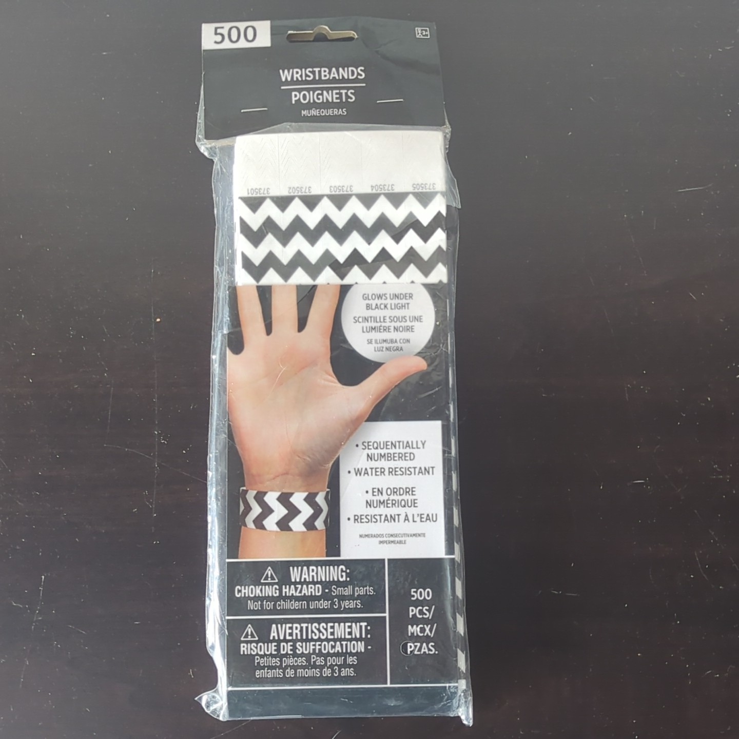 Amscan Wristbands 500 Count Black & White Chevron Pattern, Sequentially Numbered