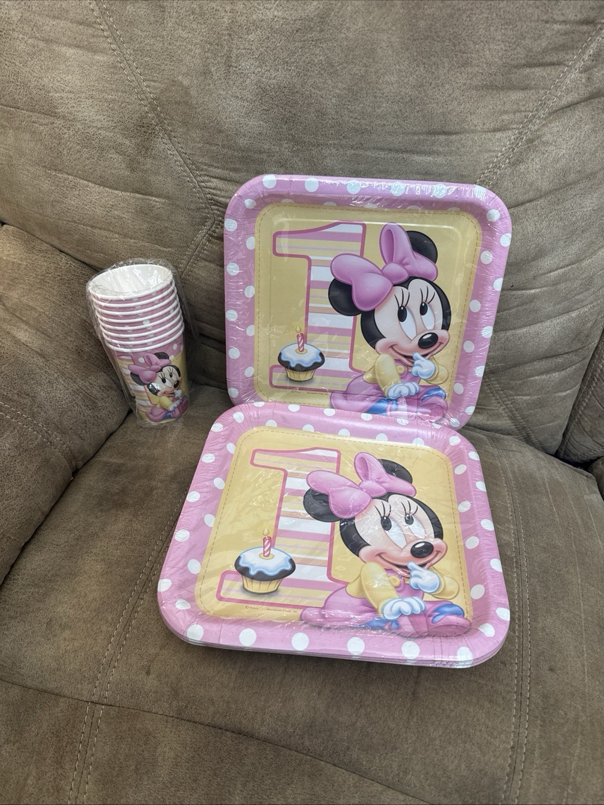 NEW BABY MINNIE MOUSE 16 PARTY PLATES – 7 Mini Bubbles – 8 Cups 9 Oz – Cake Top