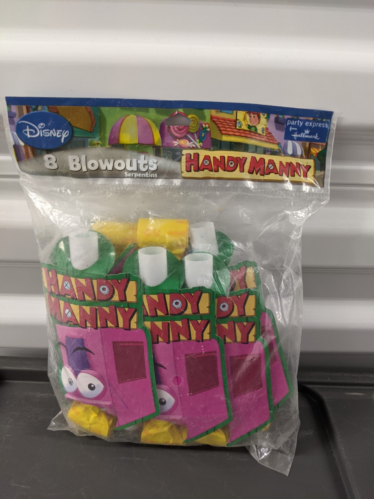 NEW IN PACKAGE DISNEY HANDY MANNY 8- BLOWOUTS PARTY SUPPLIES