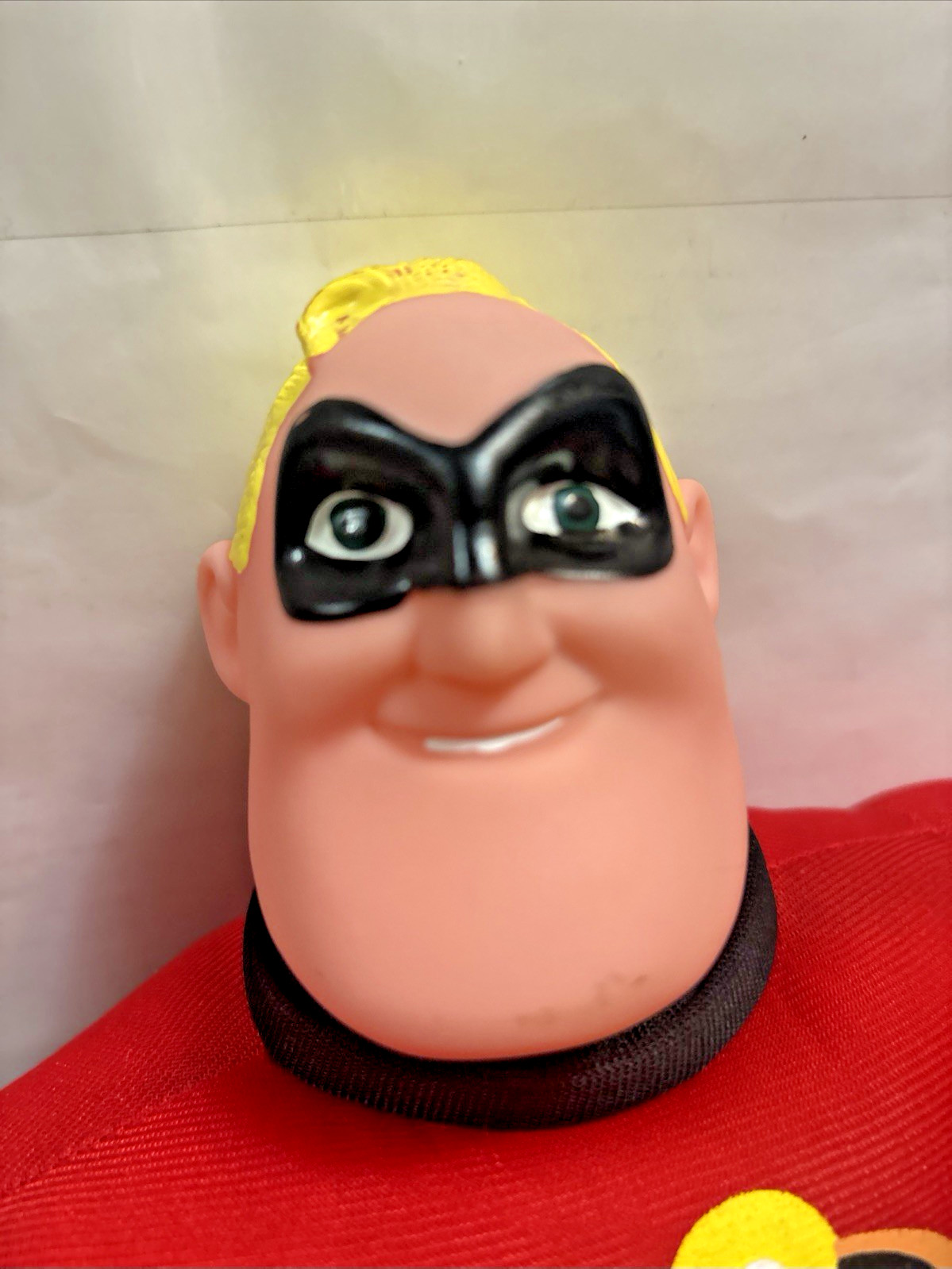 Vintage Disney 2004 The Incredibles 15” Mr. Incredible w Vinyl Head Bob EC Fast